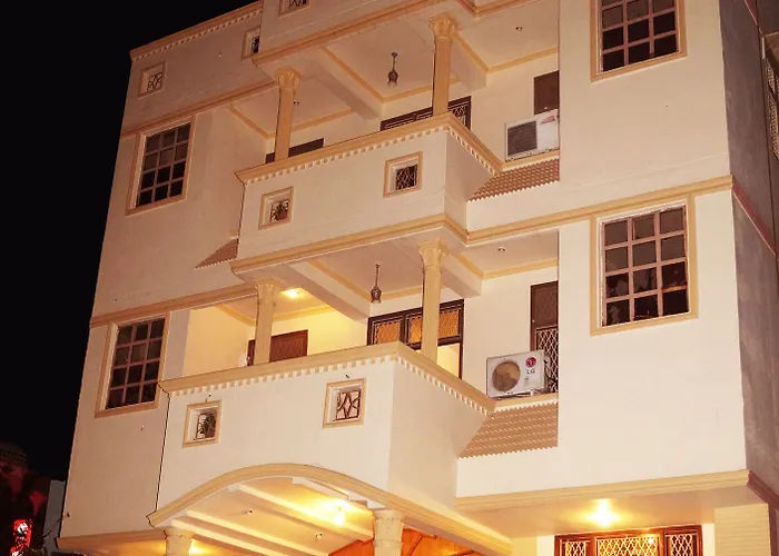 Hotel Sheela, 100M From Taj Mahal
