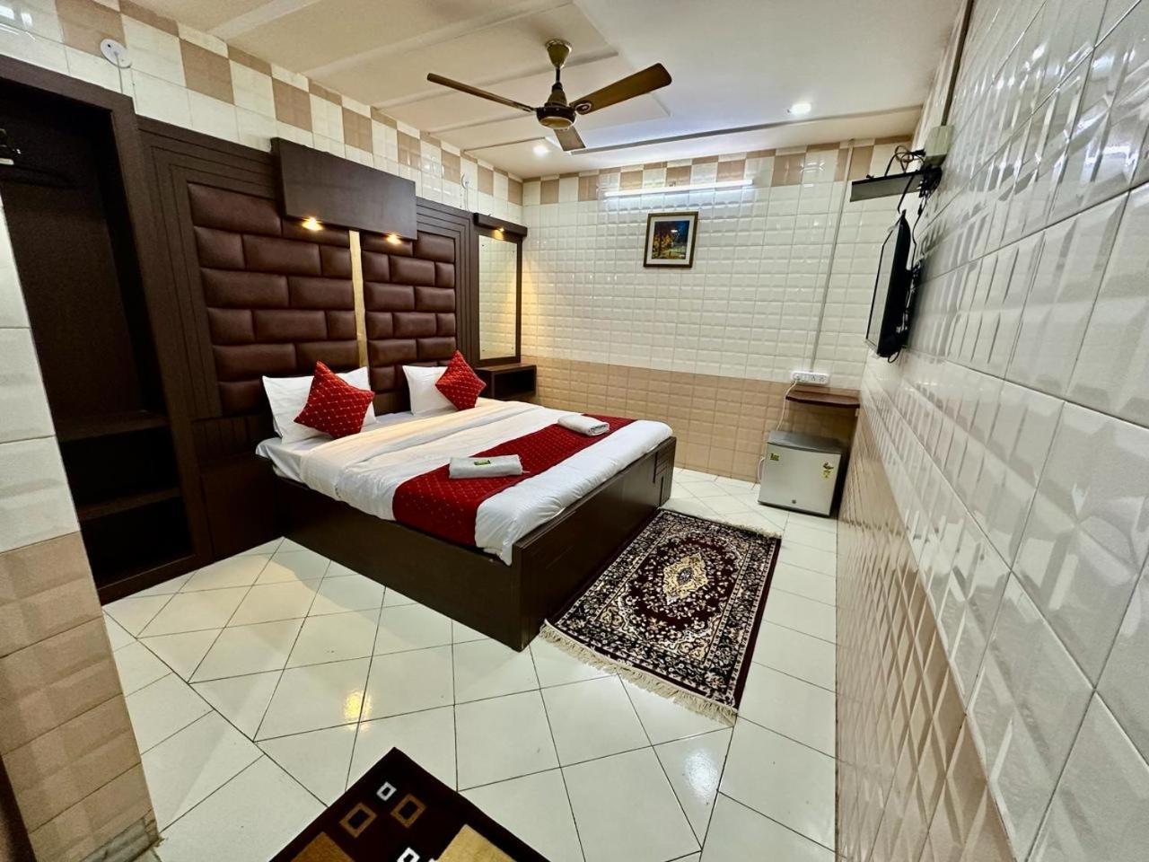 Sheela, 100m From Taj Mahal Hotel Agra (Uttar Pradesh)