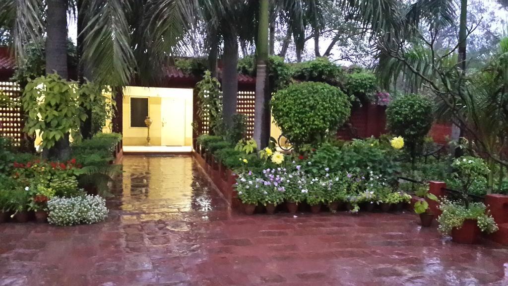 Sheela, 100m From Taj Mahal Hotel