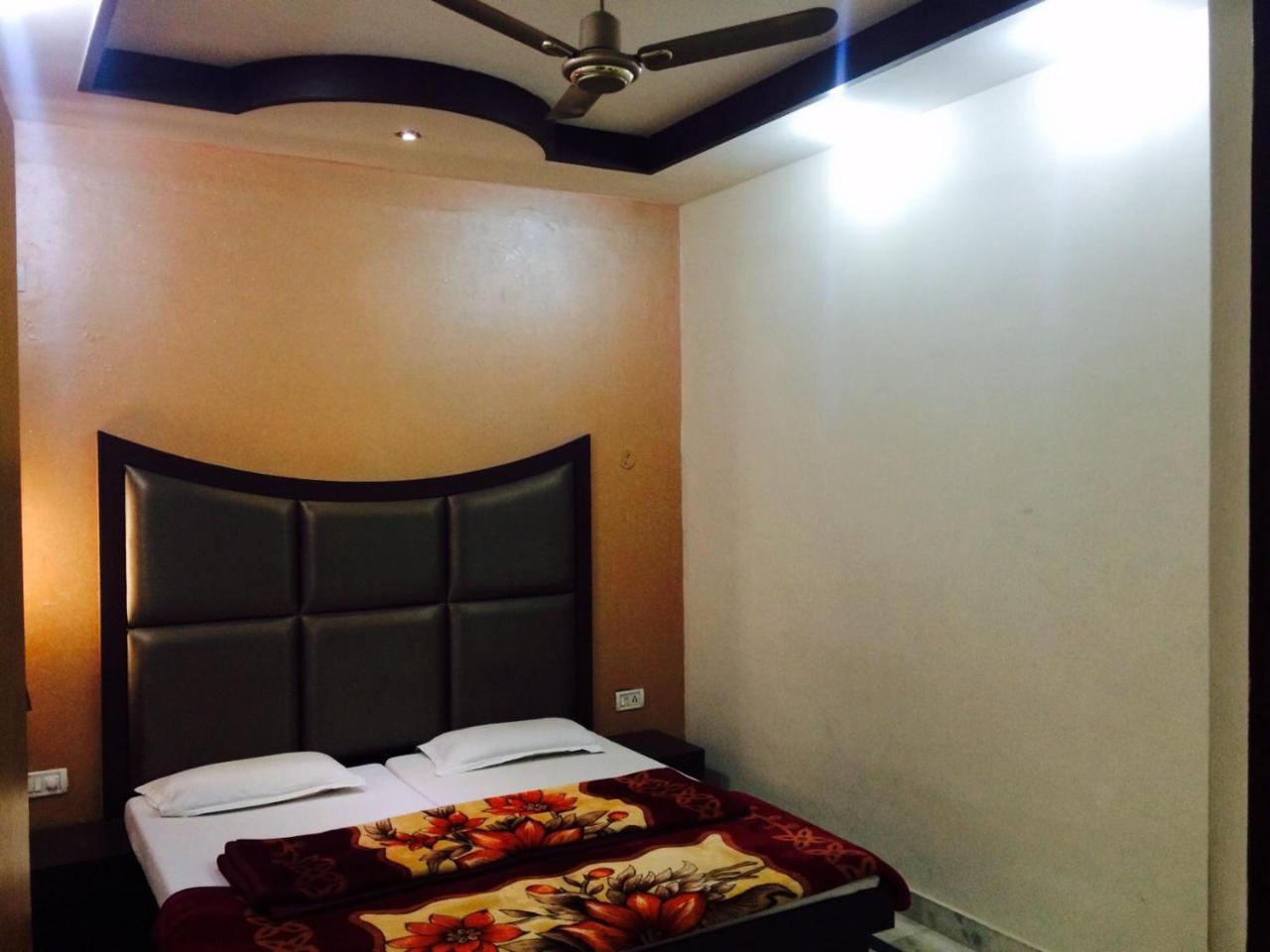 Sheela, 100m From Taj Mahal Hotel 2*