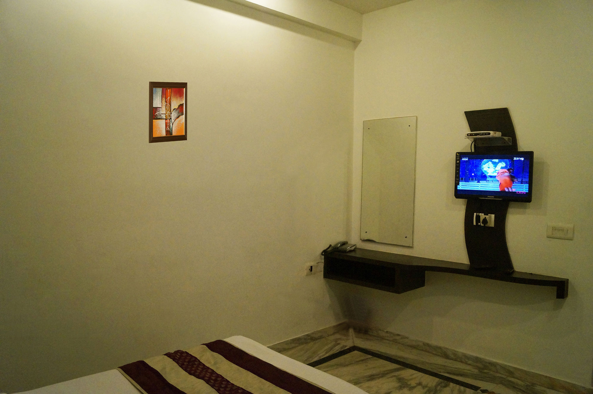 Sheela, 100m From Taj Mahal 2*